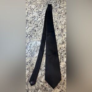 Stafford Sleek Ebony Silk Necktie
